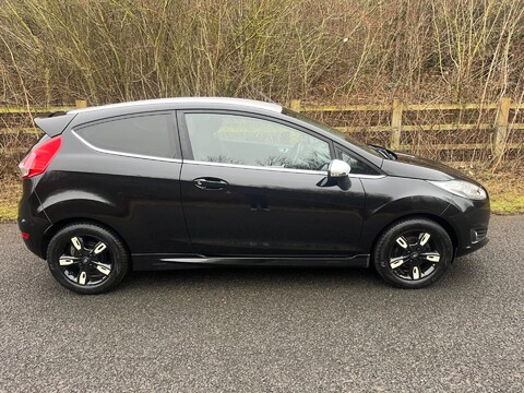 Ford Fiesta ZETEC BLACK EDITION AUTUMN 6