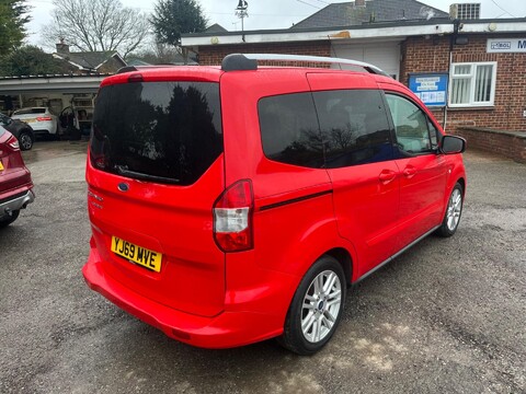 Ford Tourneo Courier TITANIUM 6