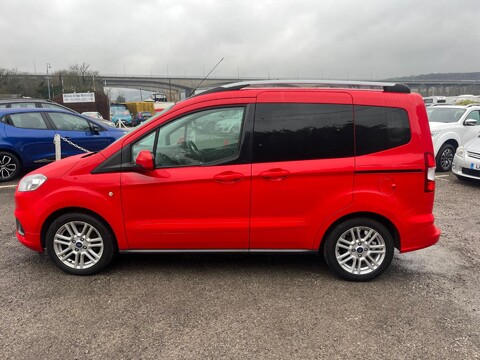 Ford Tourneo Courier TITANIUM 9