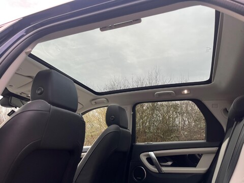 Land Rover Discovery Sport R-DYNAMIC HSE 4