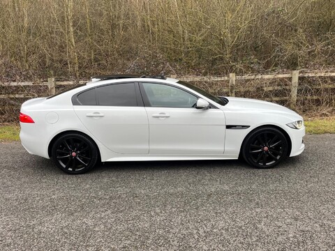 Jaguar XE D R-SPORT 7