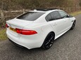 Jaguar XE D R-SPORT 8