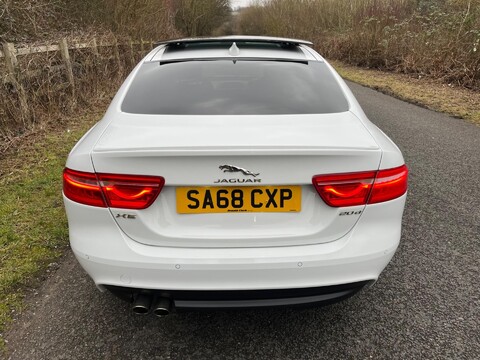 Jaguar XE D R-SPORT 9