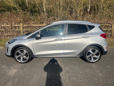 Ford Fiesta ACTIVE 1 10
