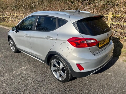 Ford Fiesta ACTIVE 1 11