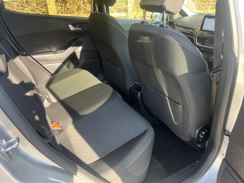 Ford Fiesta ACTIVE 1 19