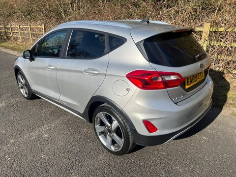 Ford Fiesta ACTIVE 1 11