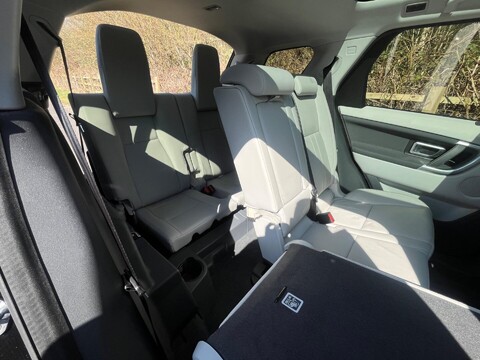 Land Rover Discovery Sport TD4 HSE 25