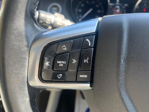Land Rover Discovery Sport TD4 HSE 28