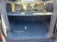Land Rover Defender S 28
