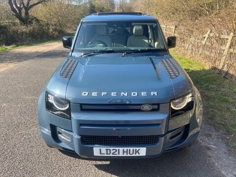 Land Rover Defender S 9