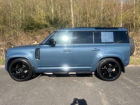 Land Rover Defender S 13