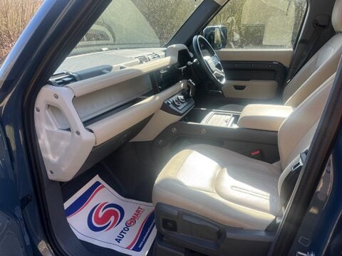 Land Rover Defender S 20