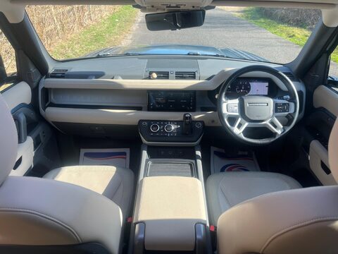 Land Rover Defender S 16