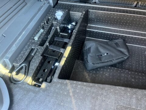 Land Rover Defender S 29
