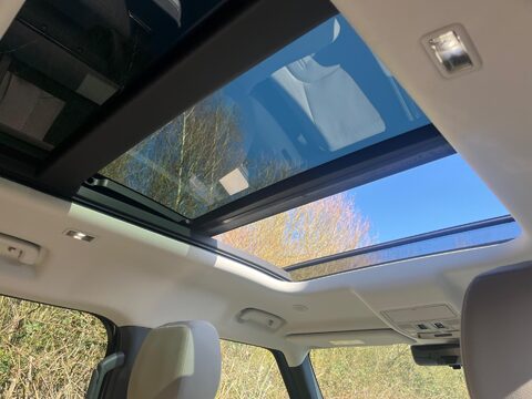 Land Rover Defender S 3