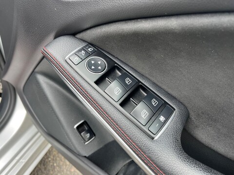 Mercedes-Benz CLA Class CLA220 CDI AMG SPORT 29