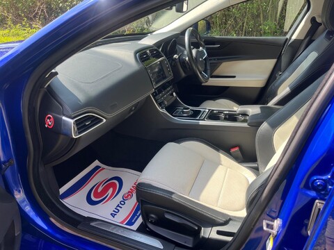 Jaguar XE GTDI R-SPORT 16