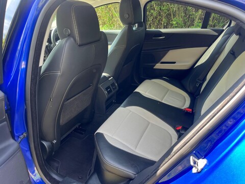 Jaguar XE GTDI R-SPORT 20