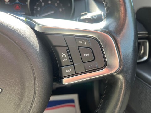Jaguar XE GTDI R-SPORT 25