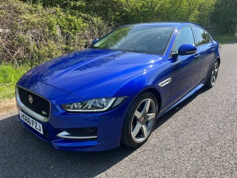 Jaguar XE GTDI R-SPORT 10
