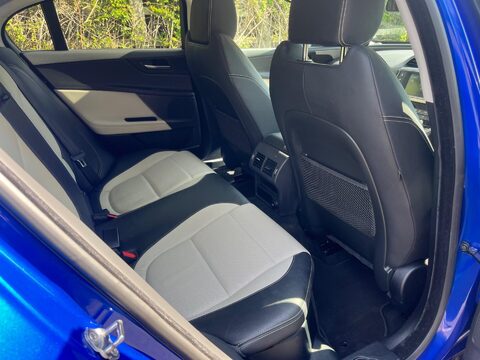 Jaguar XE GTDI R-SPORT 19