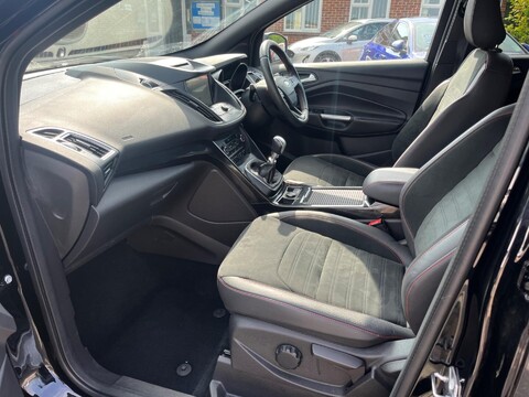 Ford Kuga ST-LINE TDCI 13