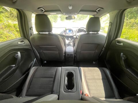 Ford Kuga ST-LINE TDCI 17