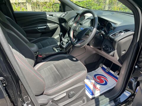 Ford Kuga ST-LINE TDCI 13