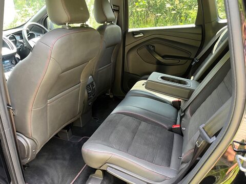 Ford Kuga ST-LINE TDCI 16