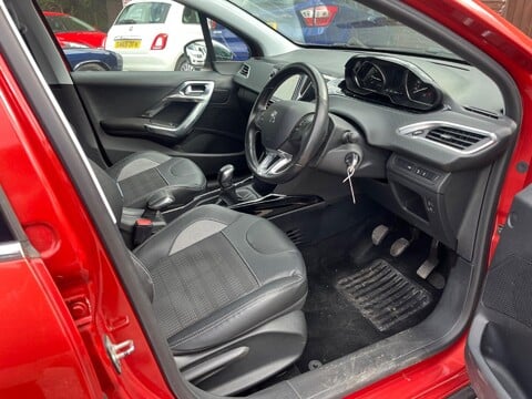 Peugeot 2008 S/S ALLURE 14