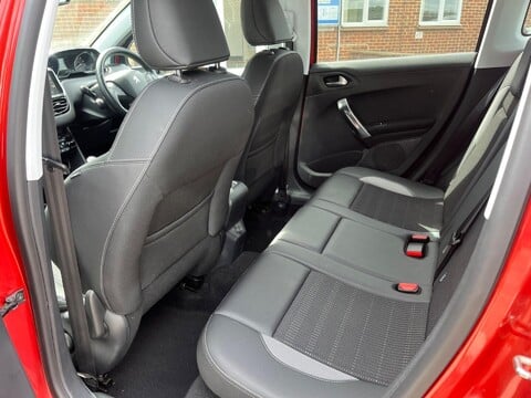 Peugeot 2008 S/S ALLURE 15