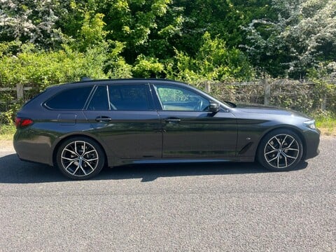 BMW 5 Series 520D M SPORT TOURING MHEV 6