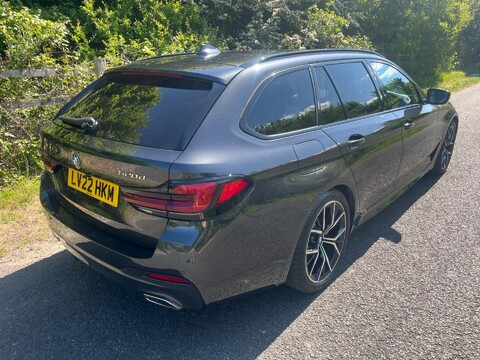 BMW 5 Series 520D M SPORT TOURING MHEV 7