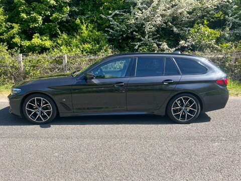 BMW 5 Series 520D M SPORT TOURING MHEV 11
