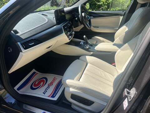 BMW 5 Series 520D M SPORT TOURING MHEV 17