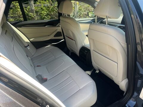 BMW 5 Series 520D M SPORT TOURING MHEV 21