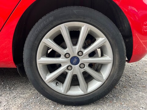 Ford Fiesta TITANIUM 4
