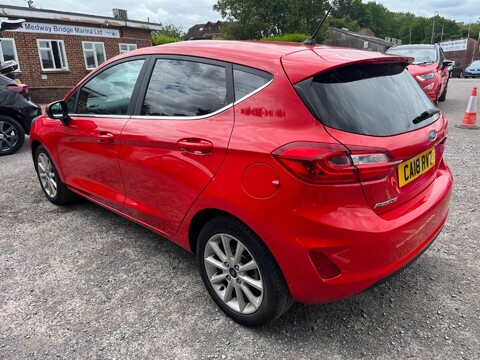 Ford Fiesta TITANIUM 12