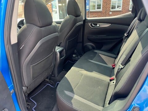 Nissan Qashqai N-CONNECTA DIG-T XTRONIC 19
