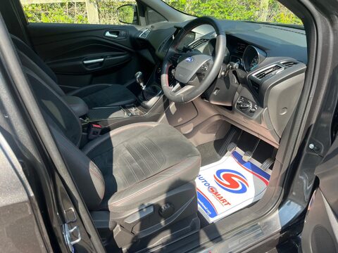 Ford Kuga ST-LINE TDCI 16