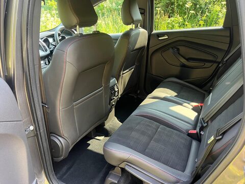 Ford Kuga ST-LINE TDCI 19
