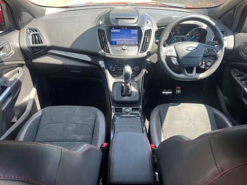 Ford Kuga ST-LINE 13