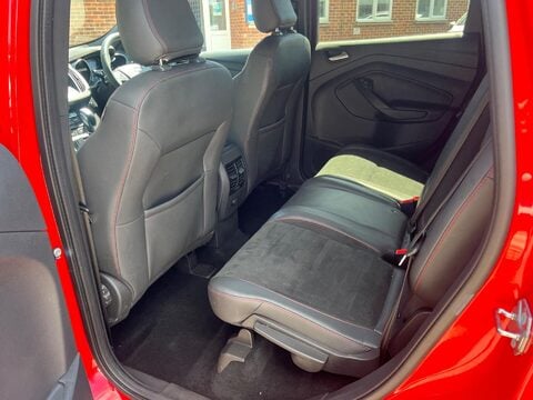 Ford Kuga ST-LINE 17