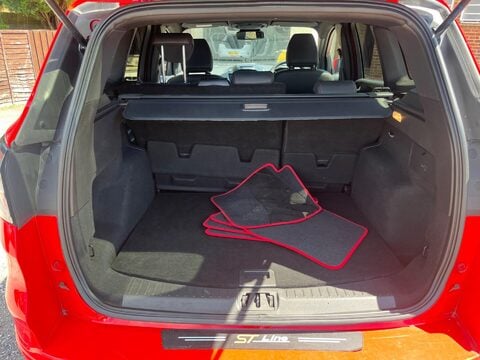 Ford Kuga ST-LINE 19