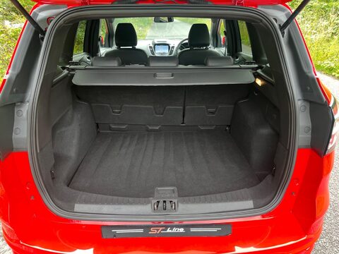 Ford Kuga ST-LINE 22