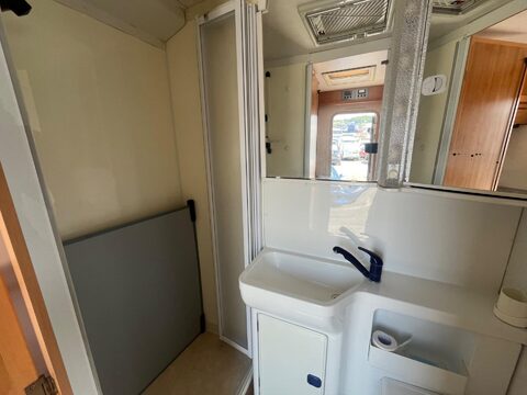 Hymer B584 17