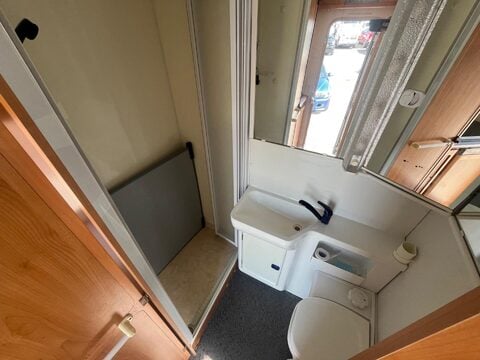 Hymer B584 18