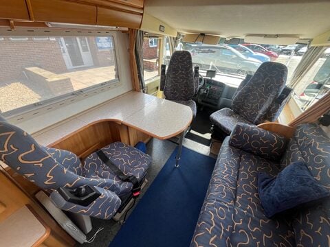 Hymer B584 19