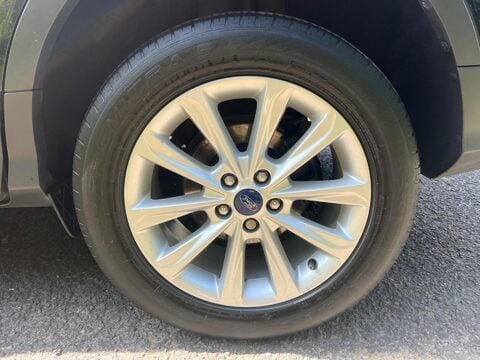 Ford Kuga TITANIUM TDCI 4